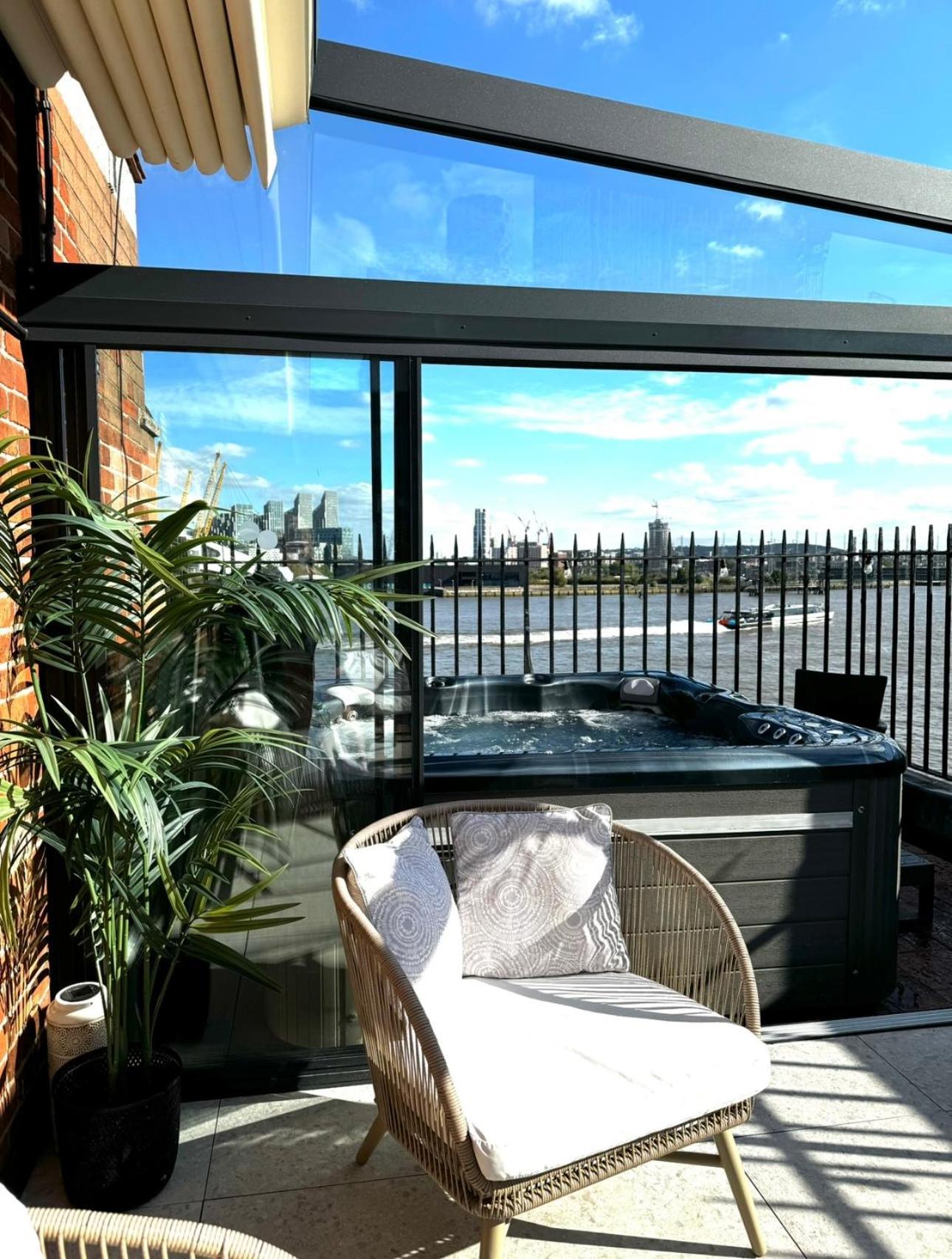 3 X Bedroom Riverside Flat With Hot Tub On Roof Terrace 伦敦 外观 照片